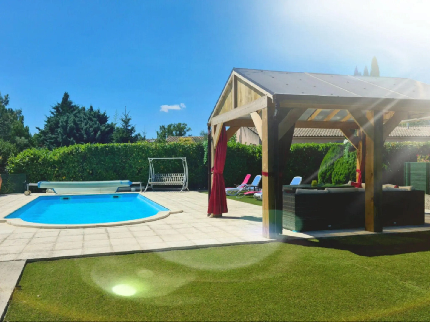 Tasteful Villa in Cambieure with Jacuzzi