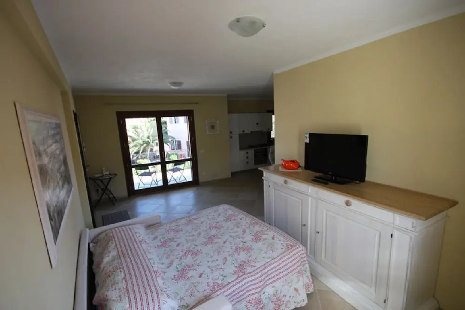 Chic Beachside Apartment