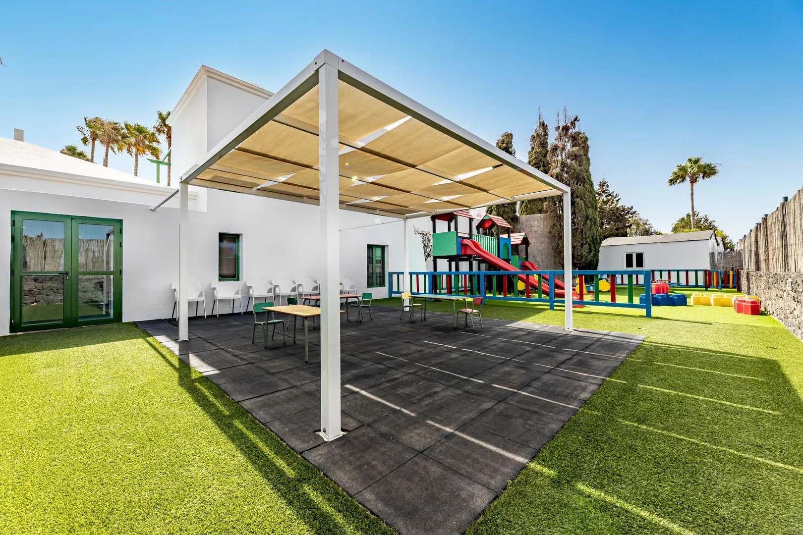 Отель THB Royal