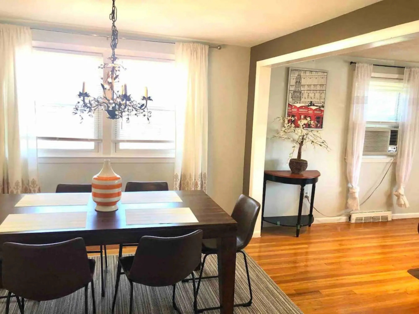 Comfortable safe 3bed flat near Boston