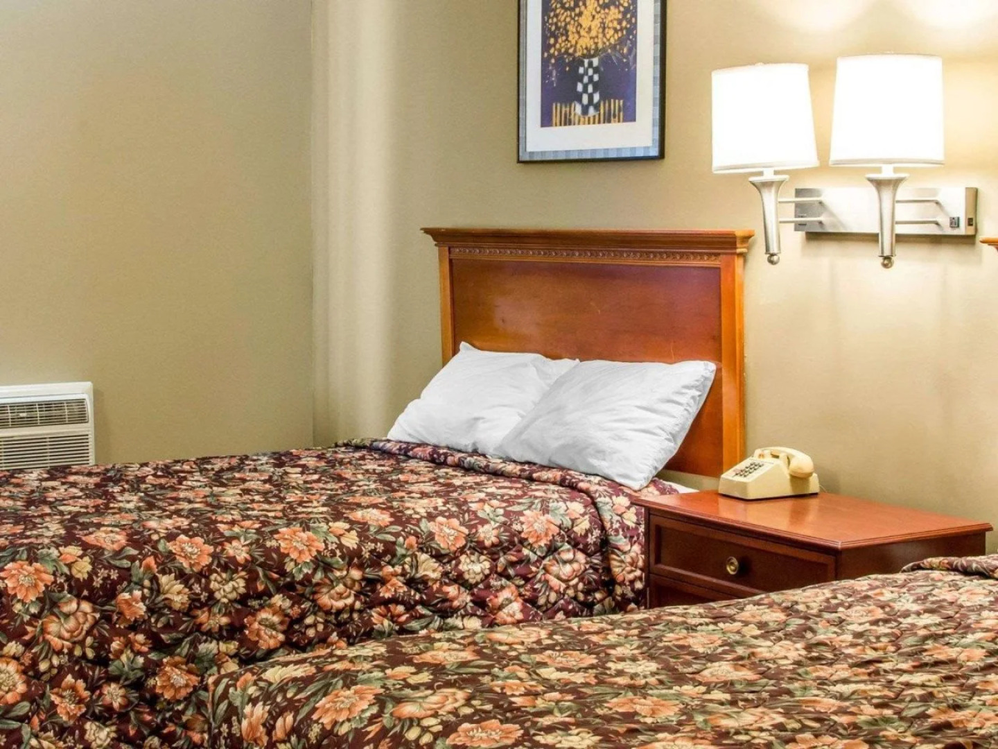 Отель Econo Lodge Warrensville Heights