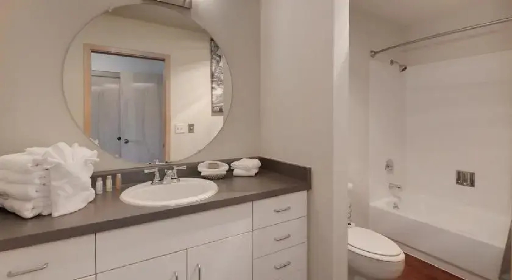 Mint Urban by Stay Alfred