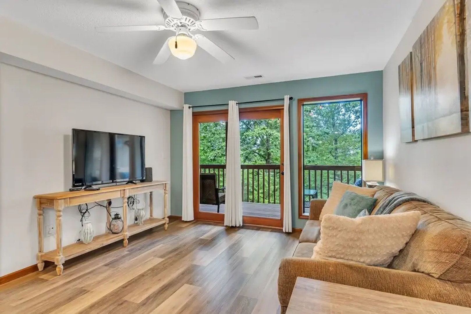 Wildwood Wonder 2 Bedroom Condo by Redawning