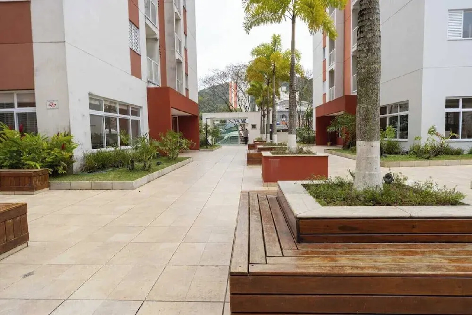 Apto c Piscina e Brinquedoteca a 400m da Praia