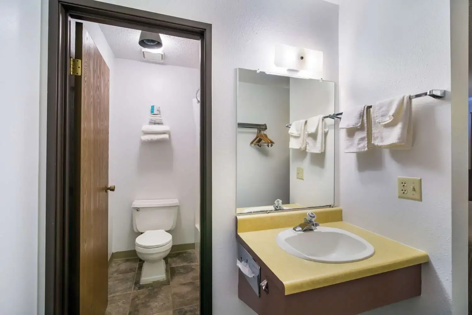 Rodeway Inn Gateway to Medora T-Roosevelt & Makoshika State Park