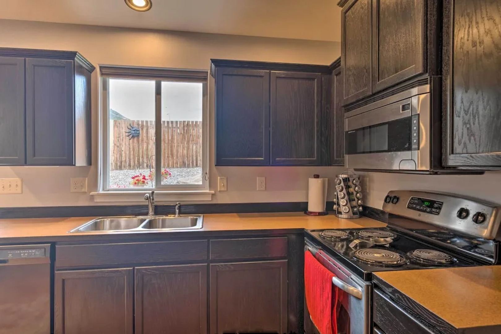 Saddle Rock East: Wenatchee Home < 3 Miles to Town