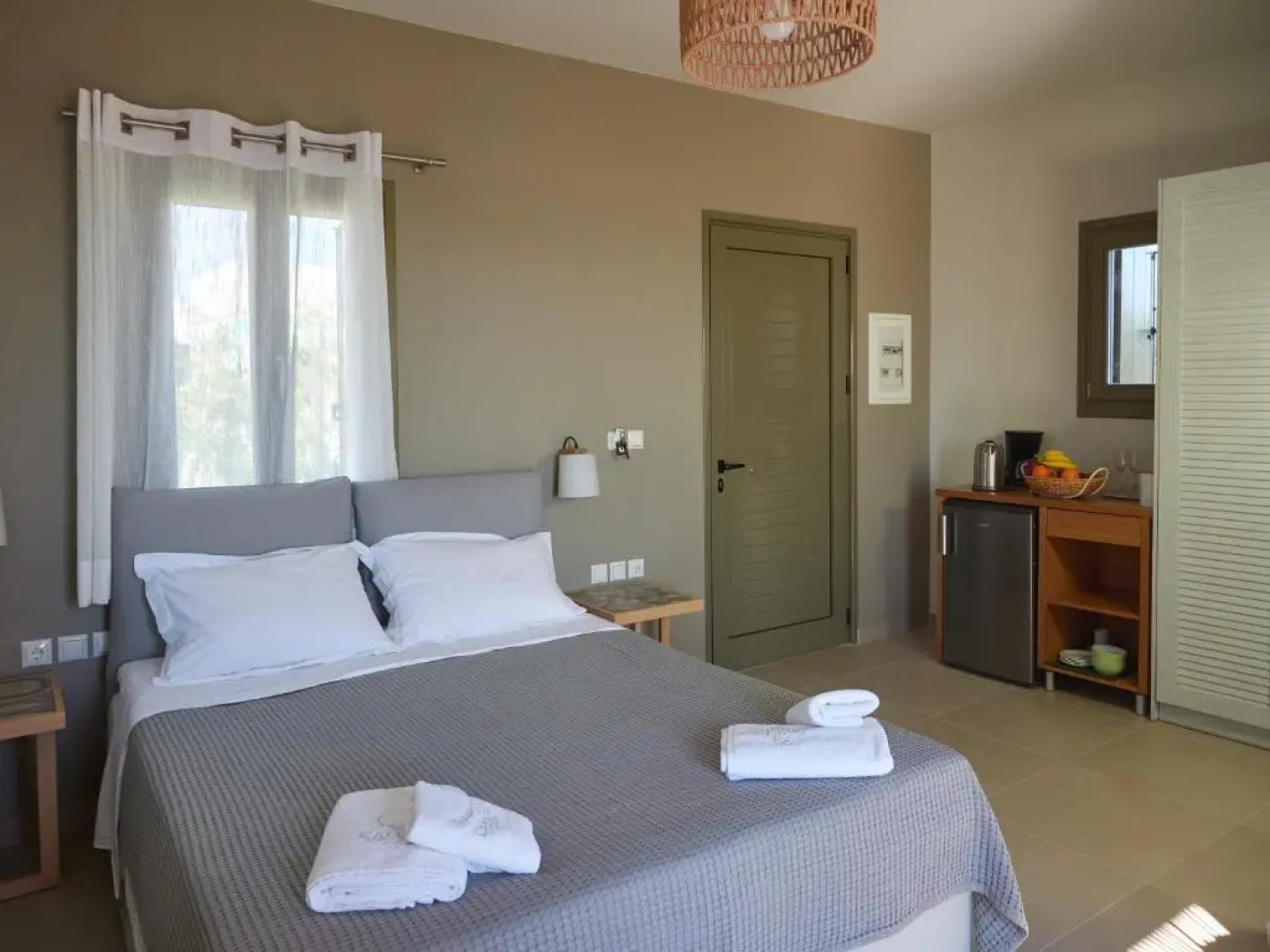 Callisto Seaside Homes & Suites