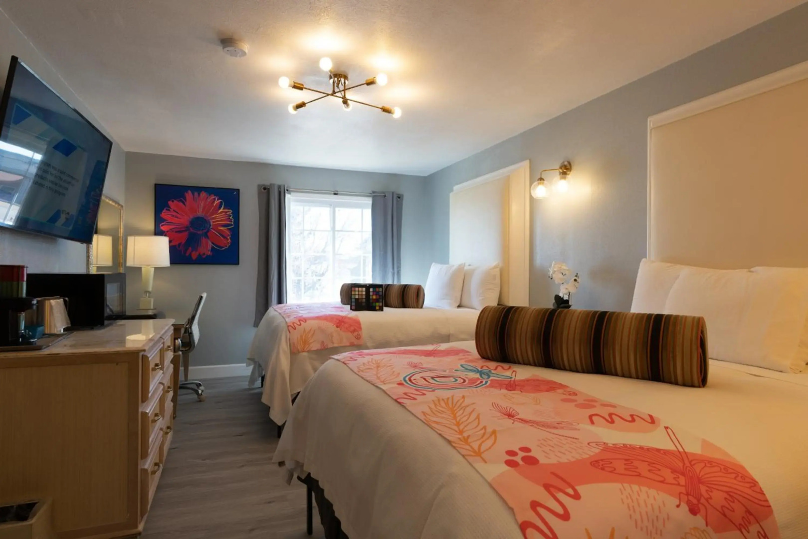 Dragonfly Inn and Suites