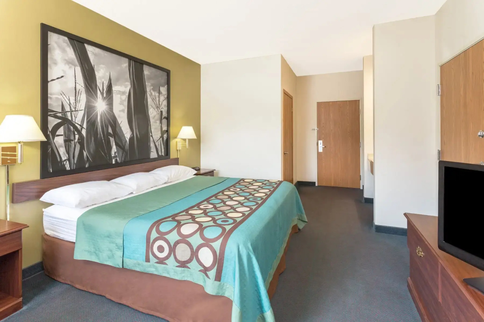 Super 8 by Wyndham Cresco IA