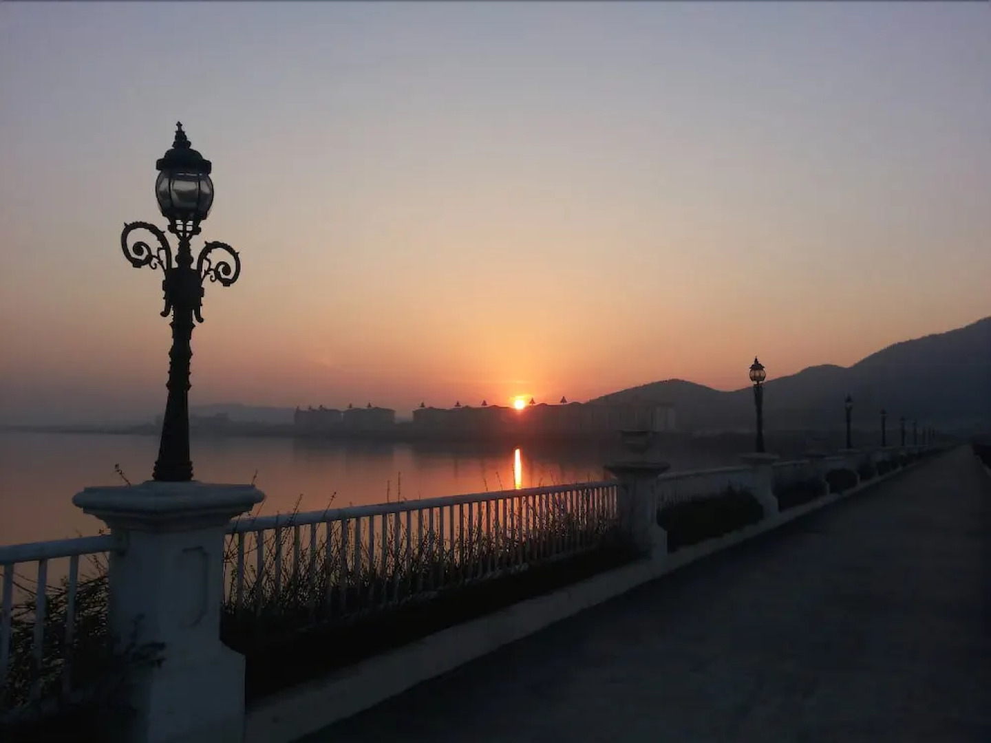 Country Garden Hill Lake Phoenix Hotel