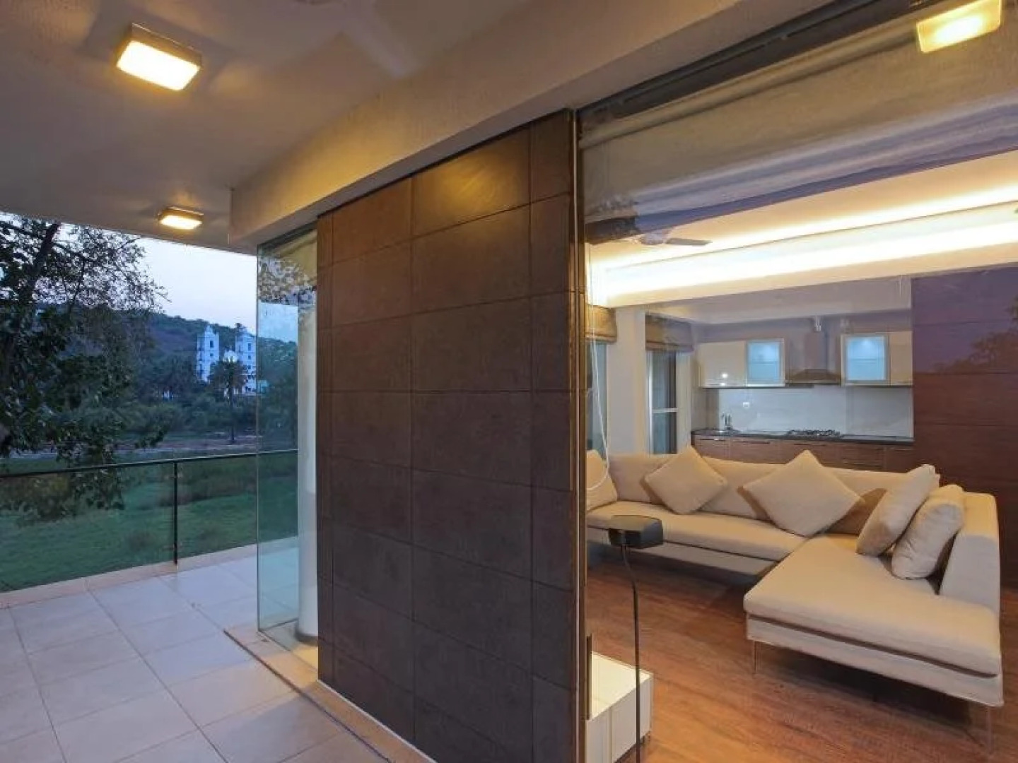 The Golden Pearl Calem Grove Hotel