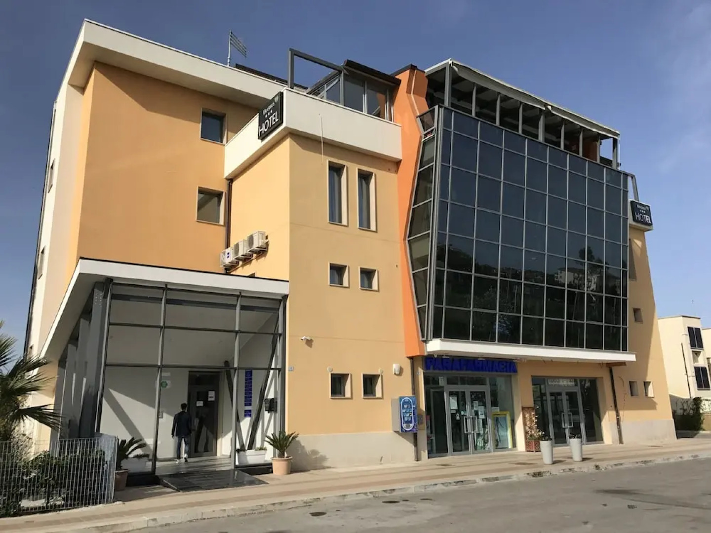 Erasmus Hotel