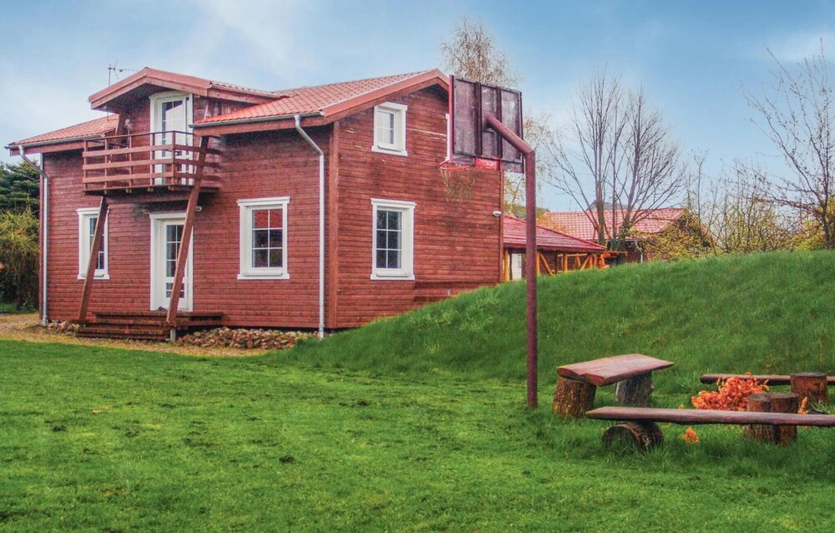 Stunning Home in Ustronie Morskie With 4 Bedrooms and Wifi