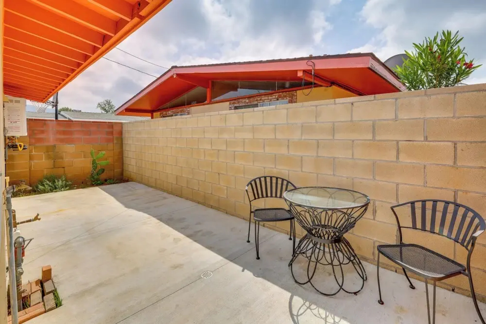 Sleek San Fernando Studio ~ 14 Mi to Universal