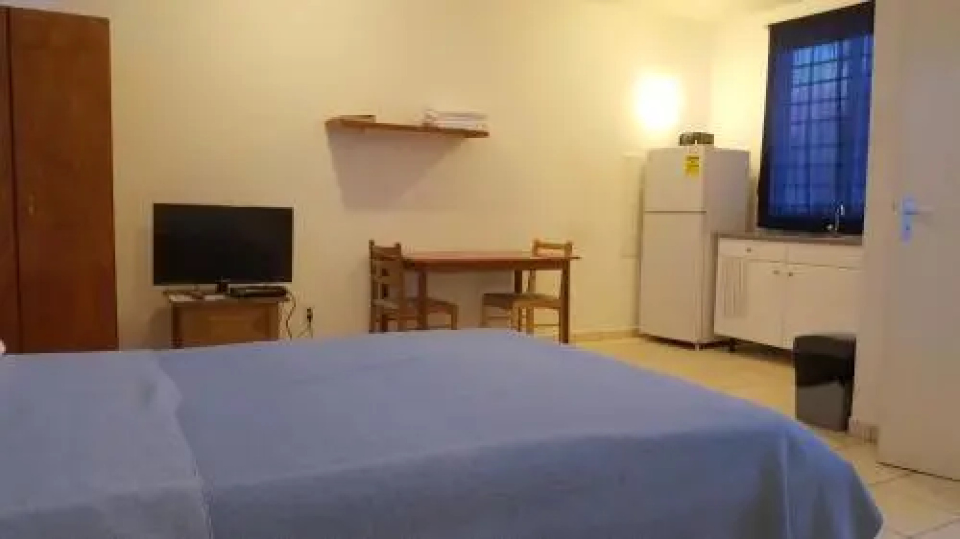 Orange Rembrandt Studio Apartments