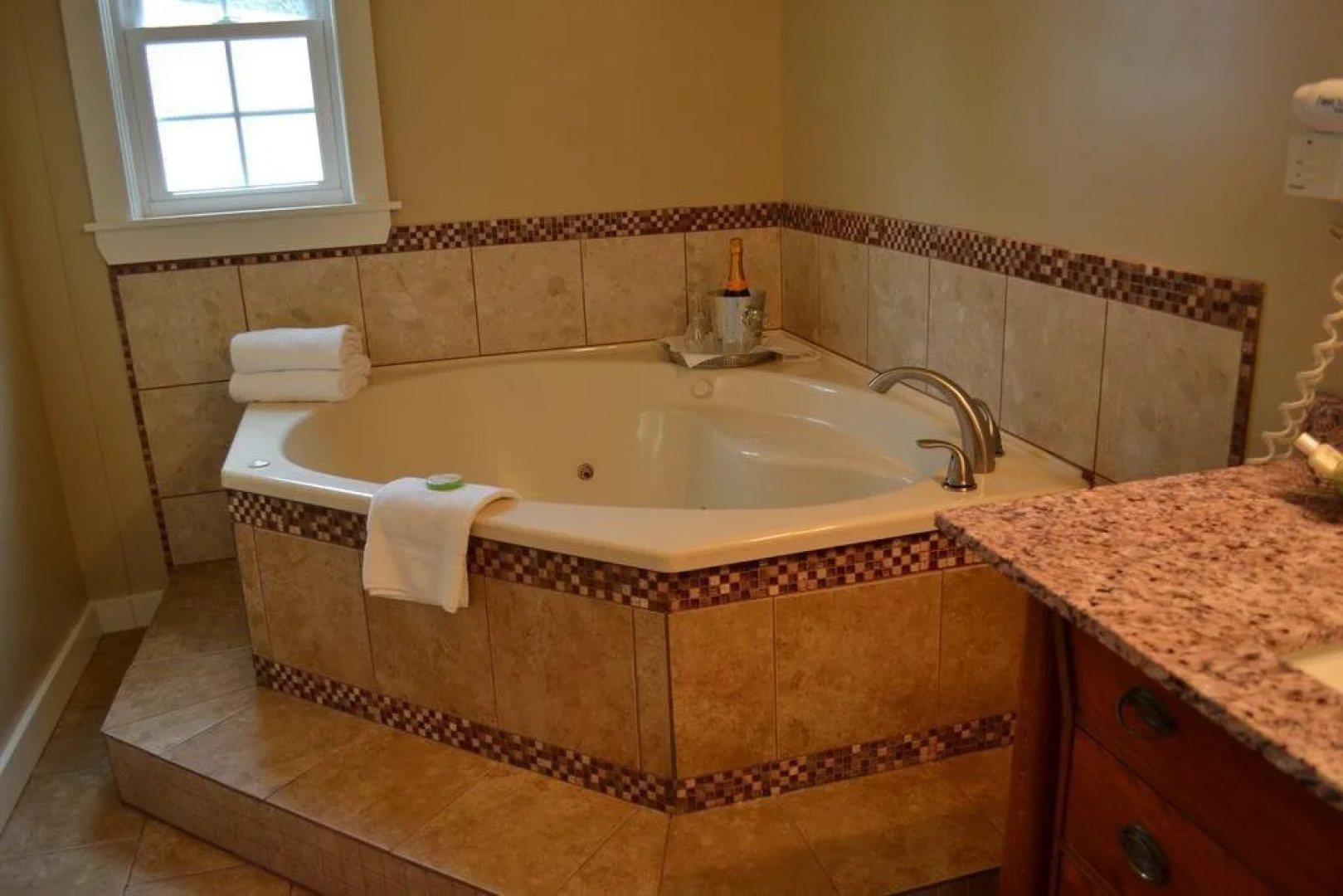 Lovett's Inn and Restaurant