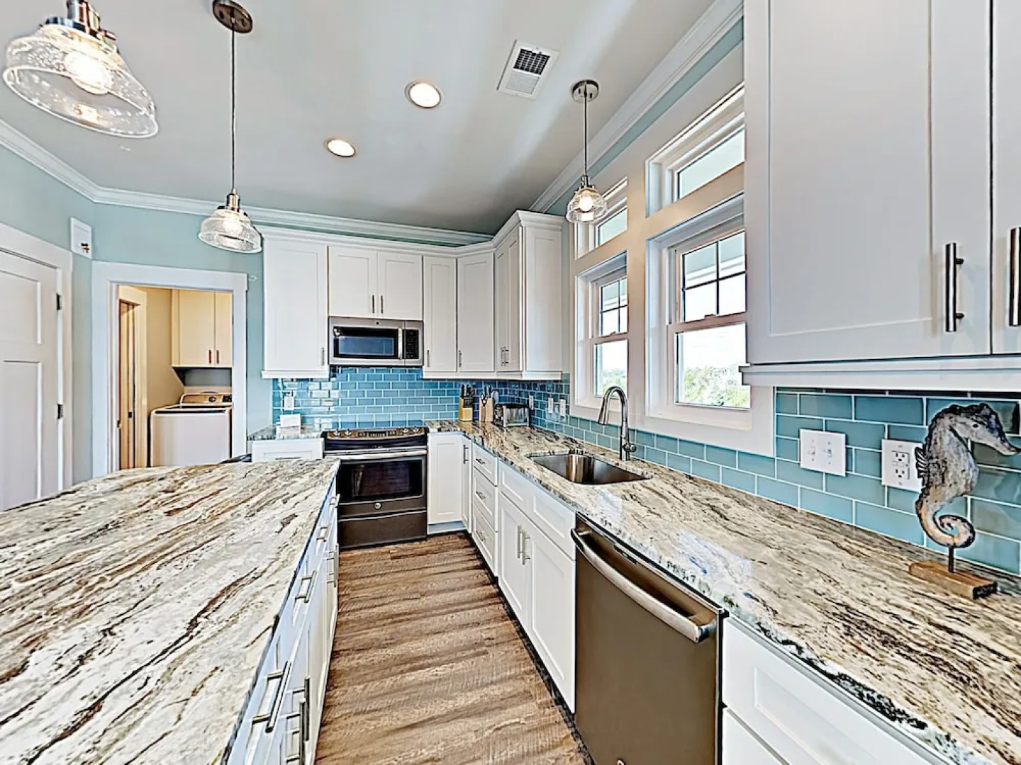 Chic Coastal W/ Pool, Ocean Views, Near Beach 4 Bedroom Home