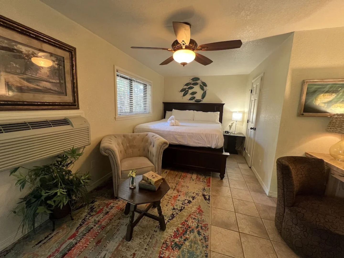 Poolside King Cabana with full kitchen, king bed, sleeper sofa and pool access. by RedAwning