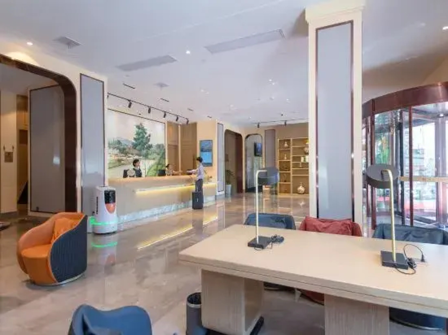 Vienna 3 Best Hotel (Yangxin High-Speed Railway Station Guanggu Square)