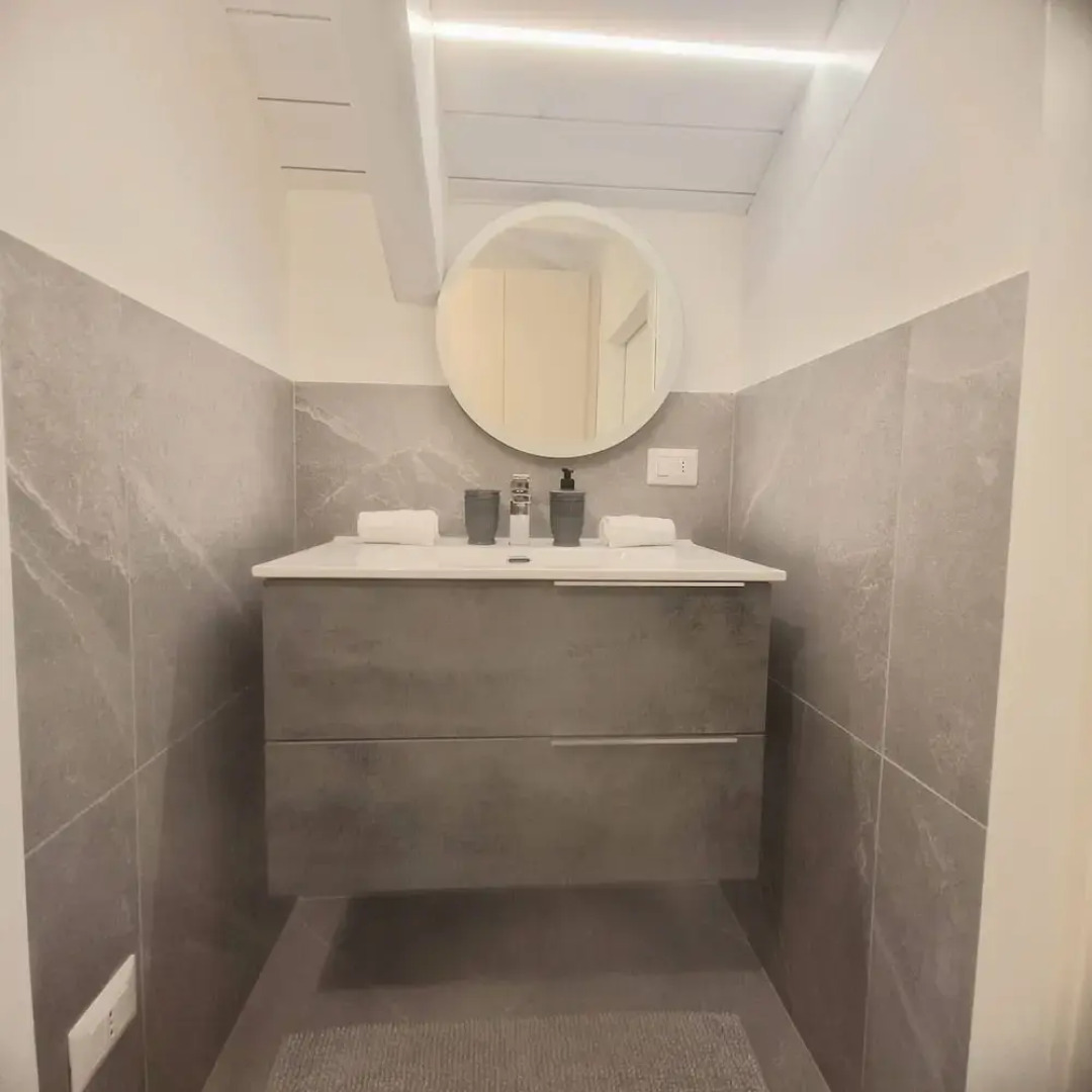 Modern Viggiù Suite Home