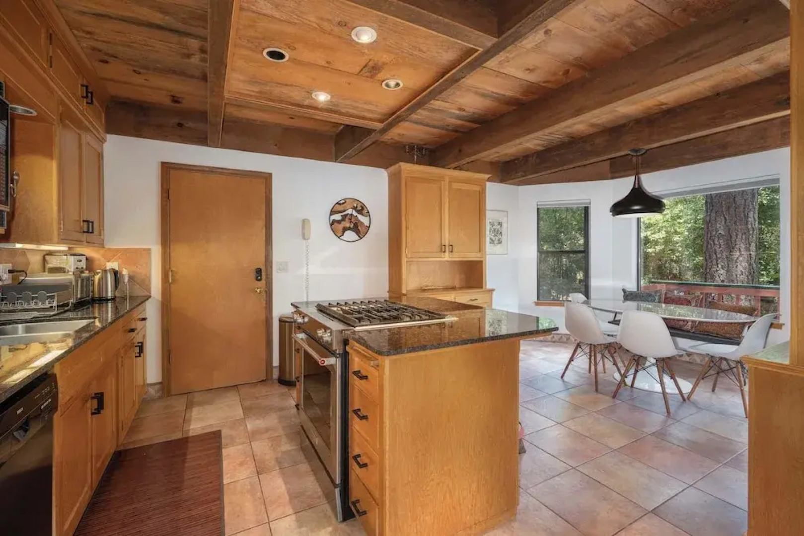 Happy Days Retreat With Private Pool!