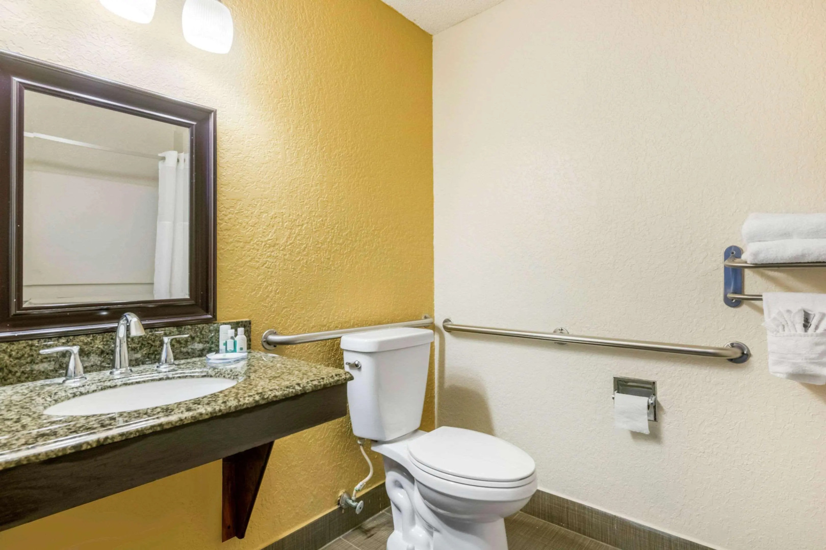Quality Inn & Suites Leesburg Chain of Lakes