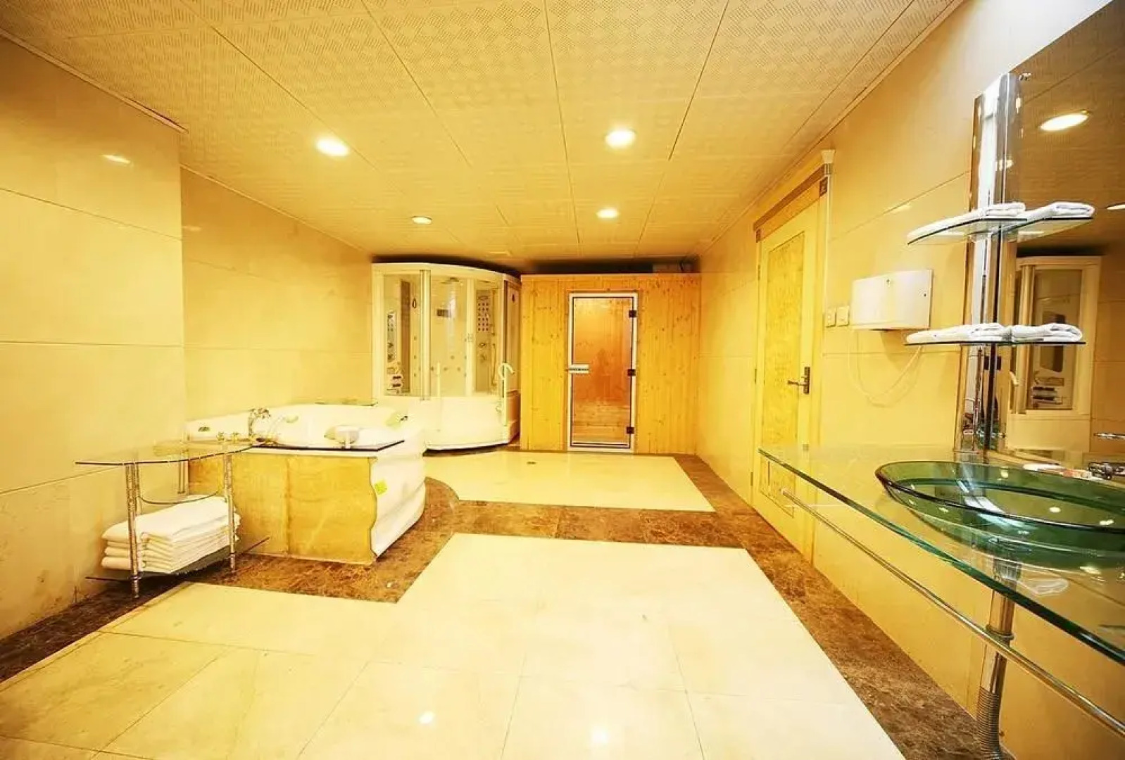 Century Plaza Qidu Hotel