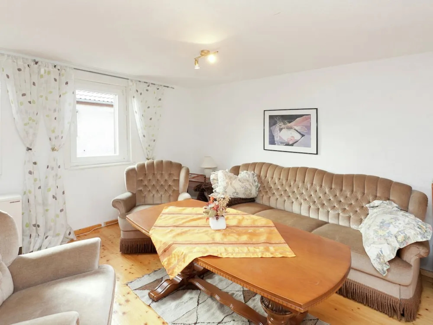 Lovely First Floor Apartment on the Edge of Bode