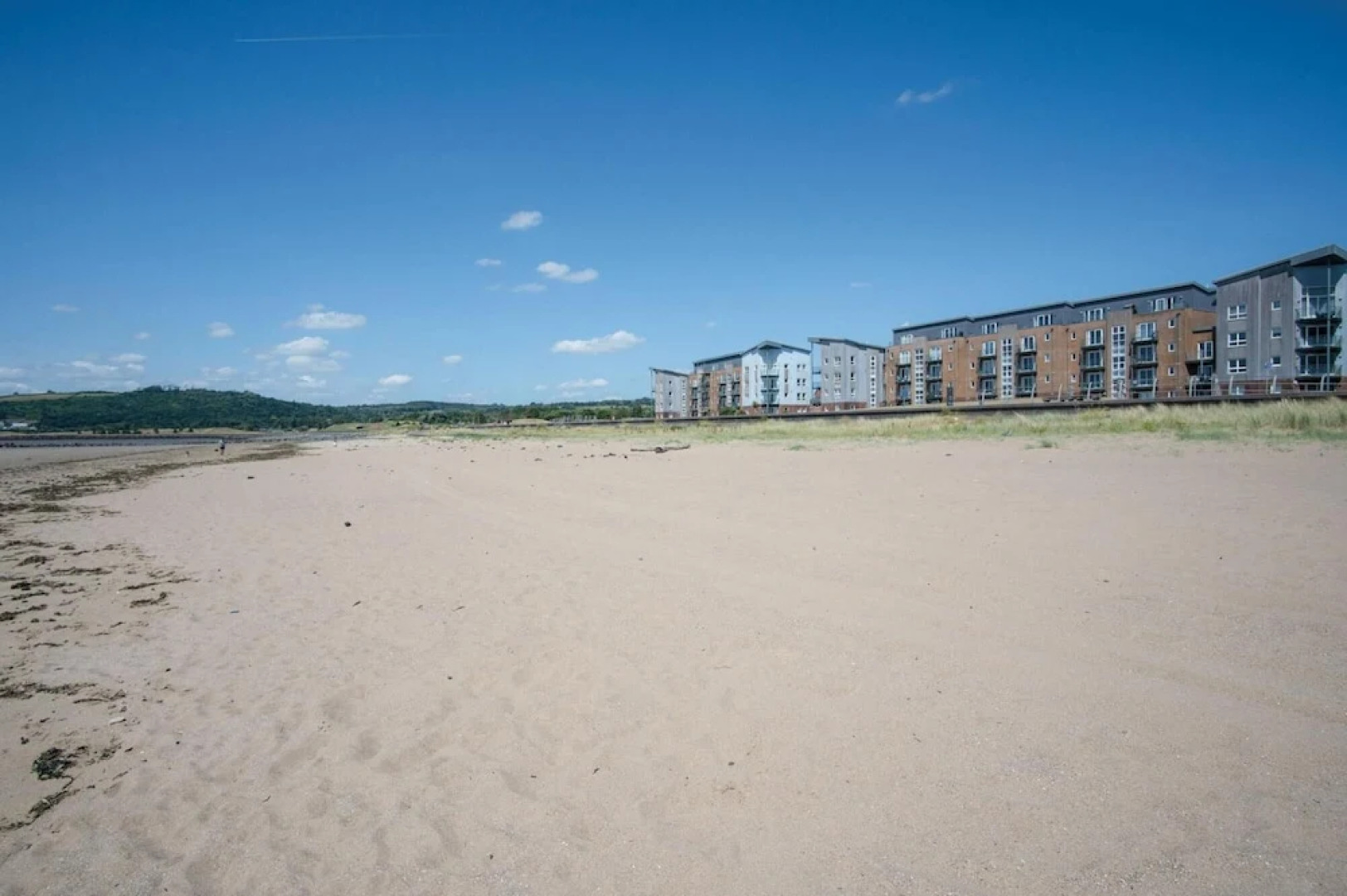 Beach View - 2 Bedroom Apartment - Llanelli