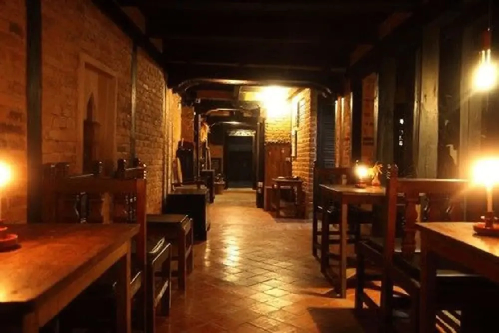Gaun Ghar