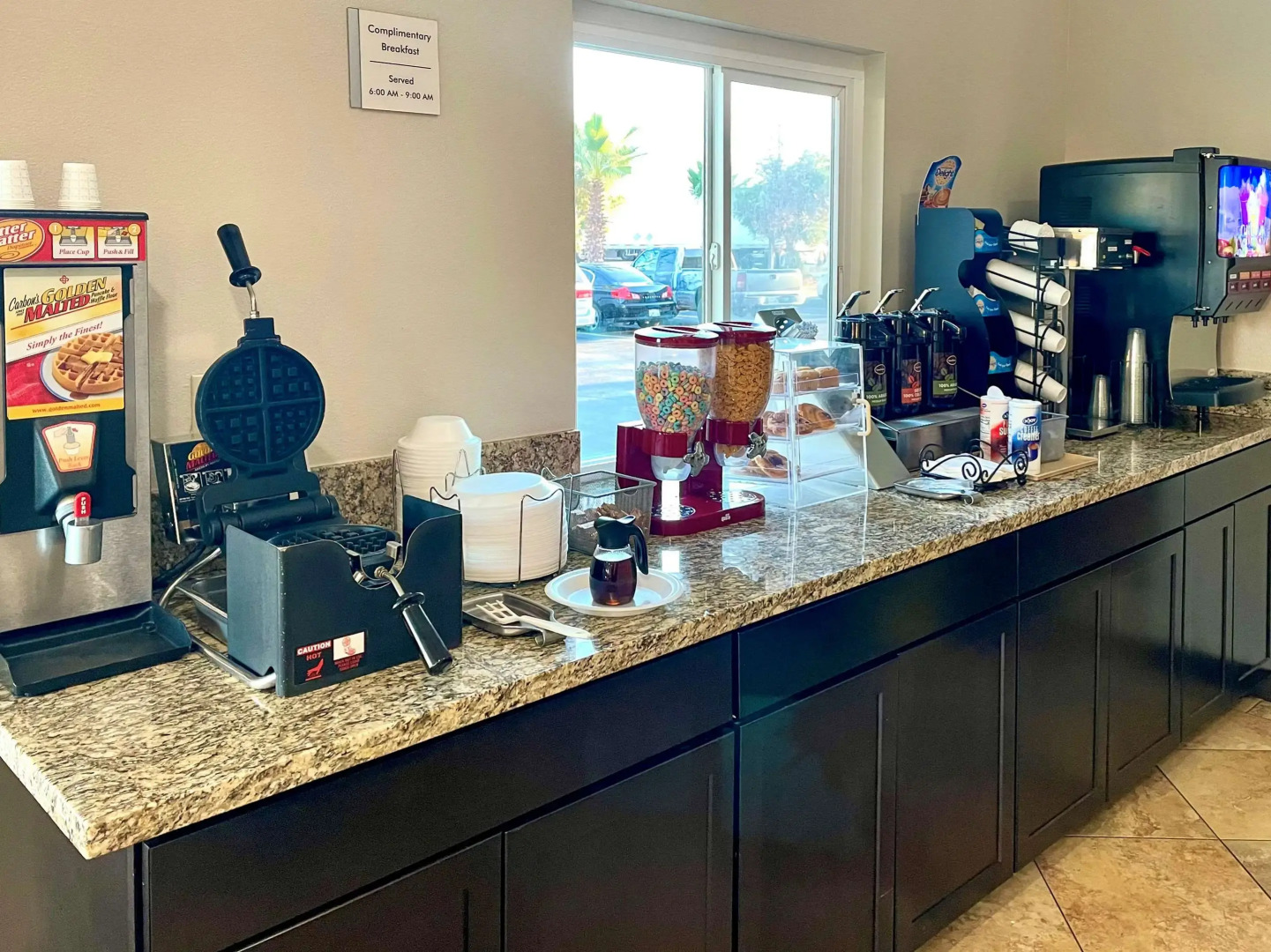 Econo Lodge Inn & Suites