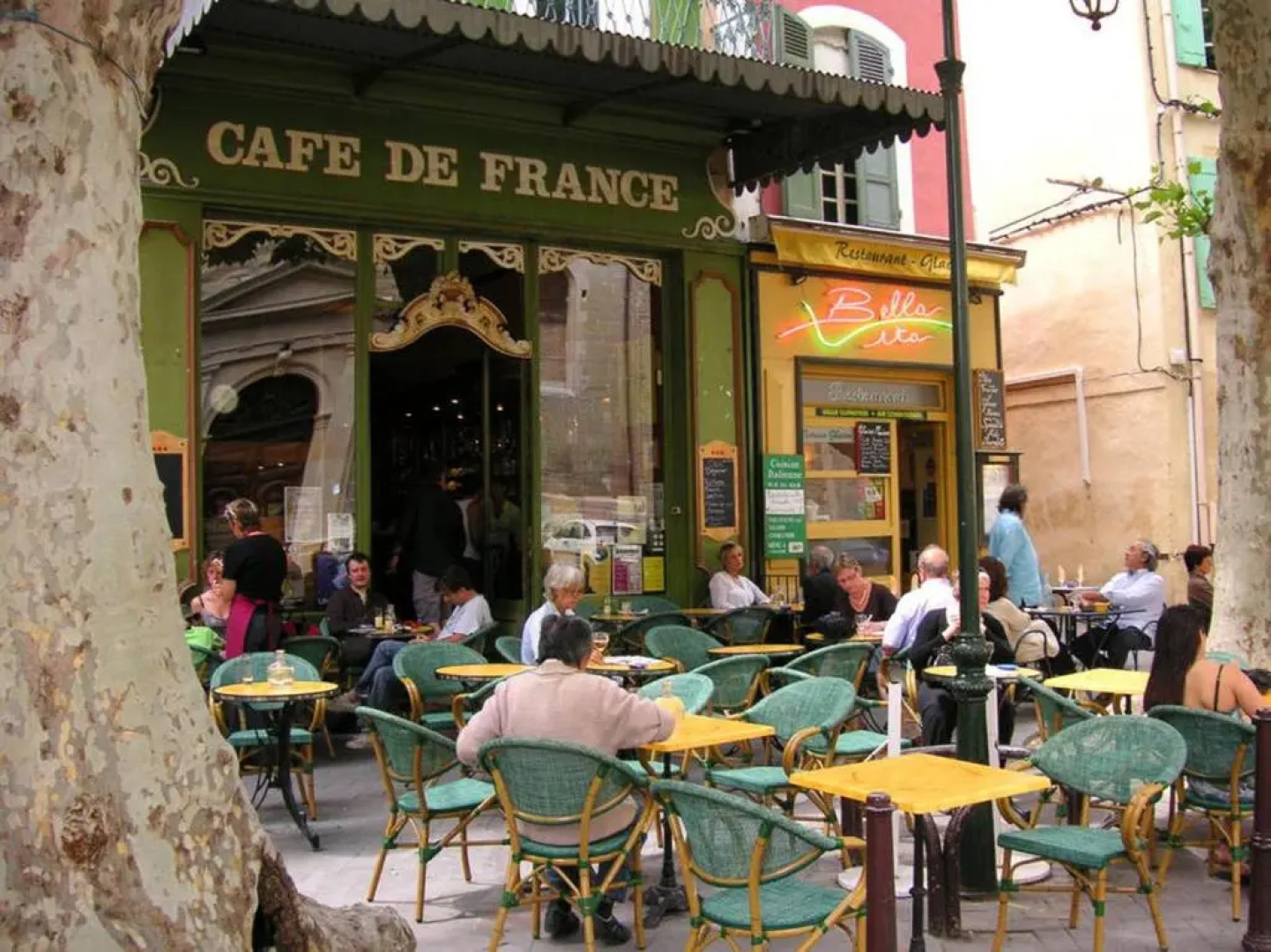 Studio de charme avec sa terrasse en plein coeur de ville
