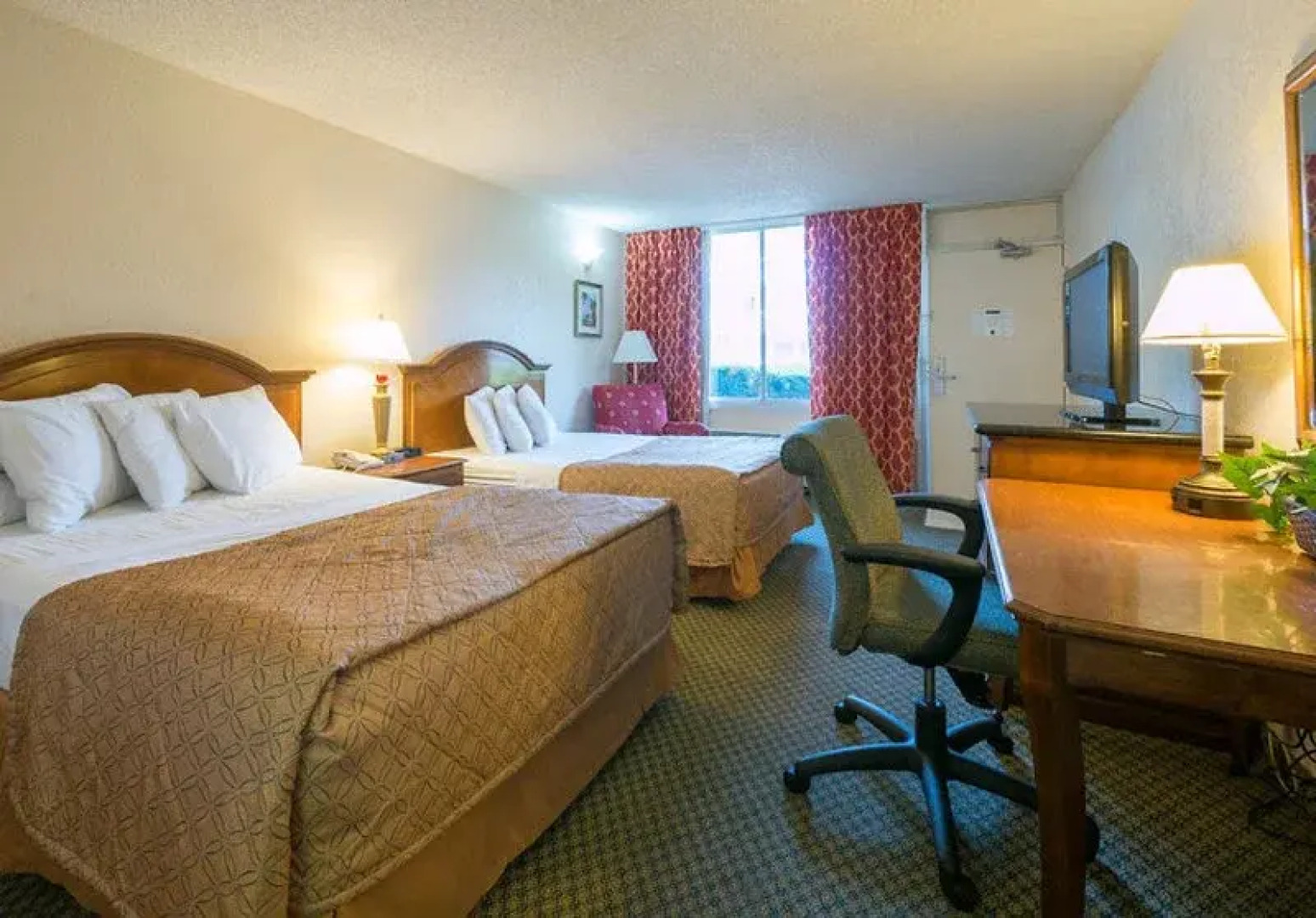 Vista Inn & Suites Tampa