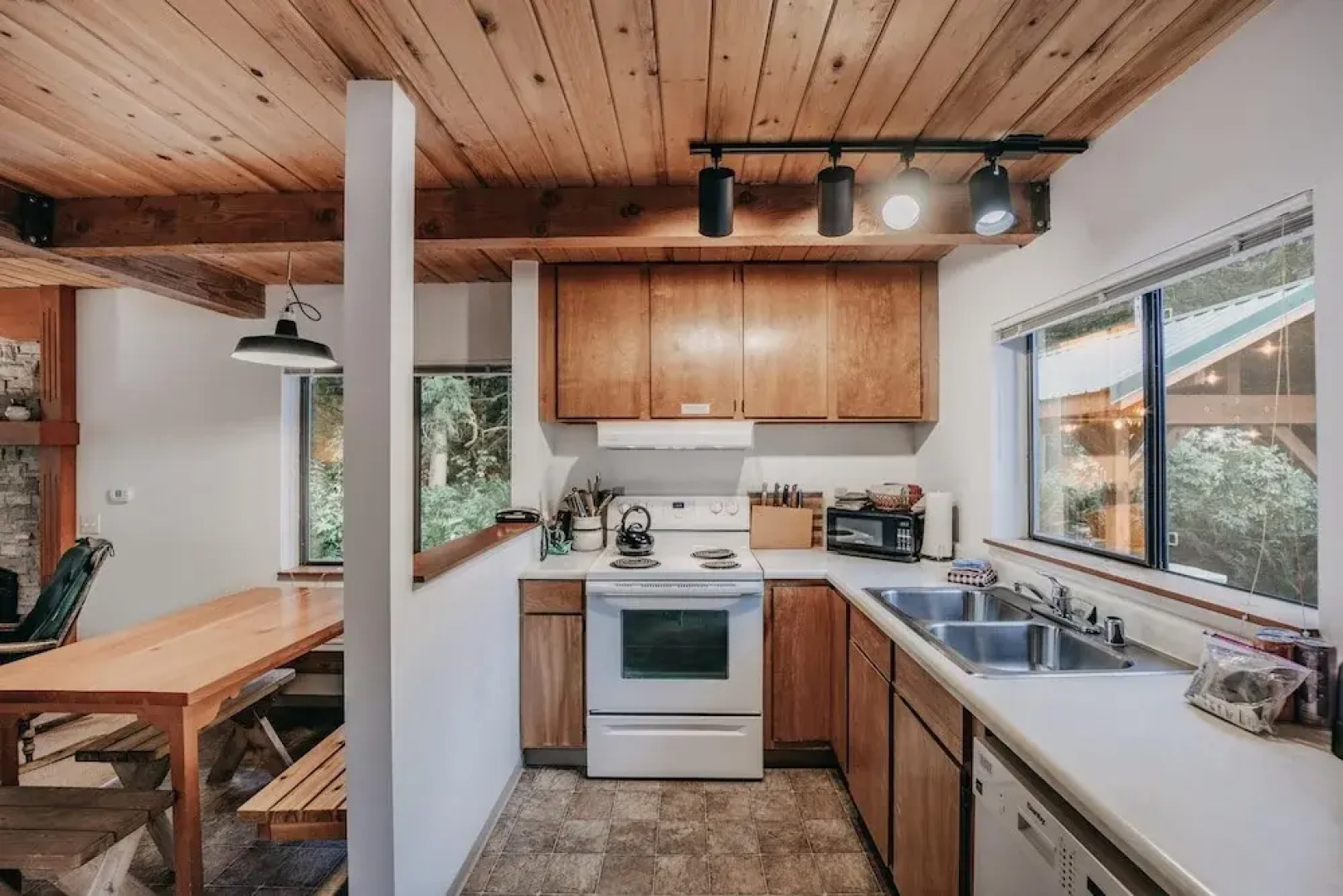 Mt Baker Lodging - Cabin 67 - Private 2-story Cabin With a Private hot tub