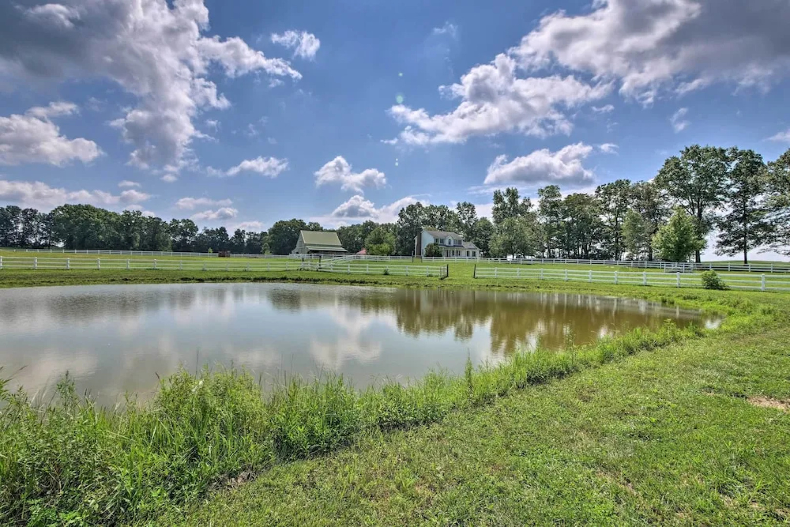 Renovated Bunkhouse on 12-acre Horse Farm!