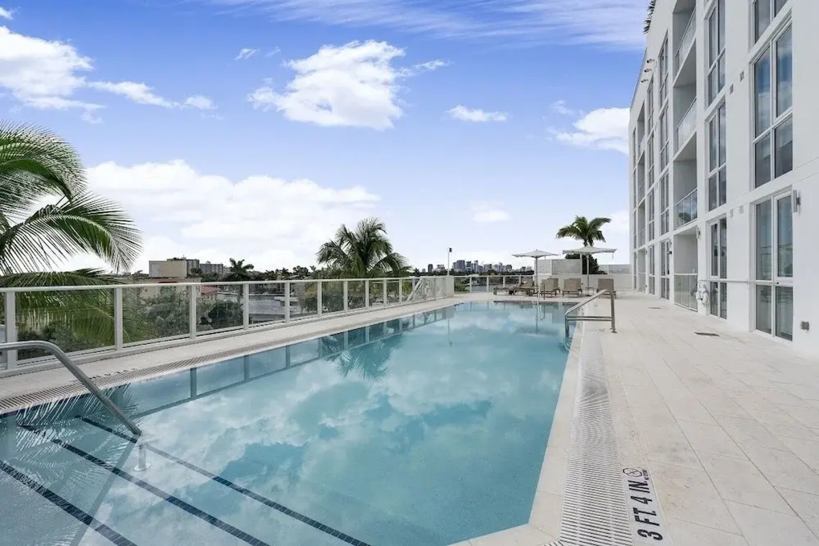914 Tiffany House 1 Bedroom Condo by RedAwning