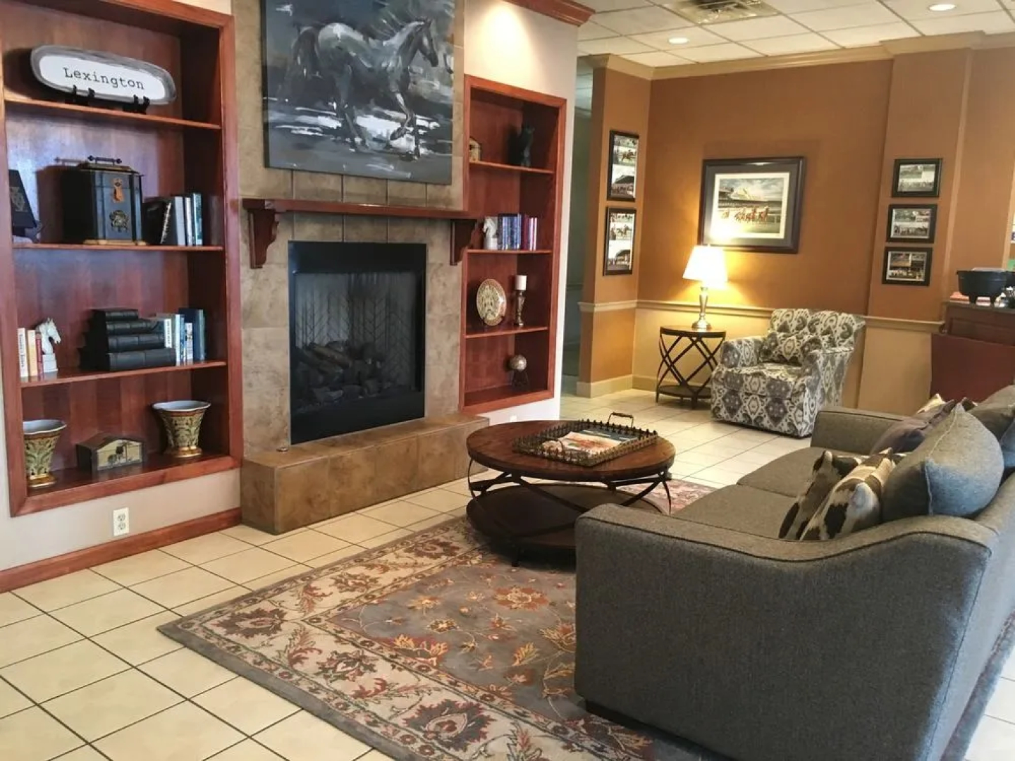 Elwood Hotel & Suites