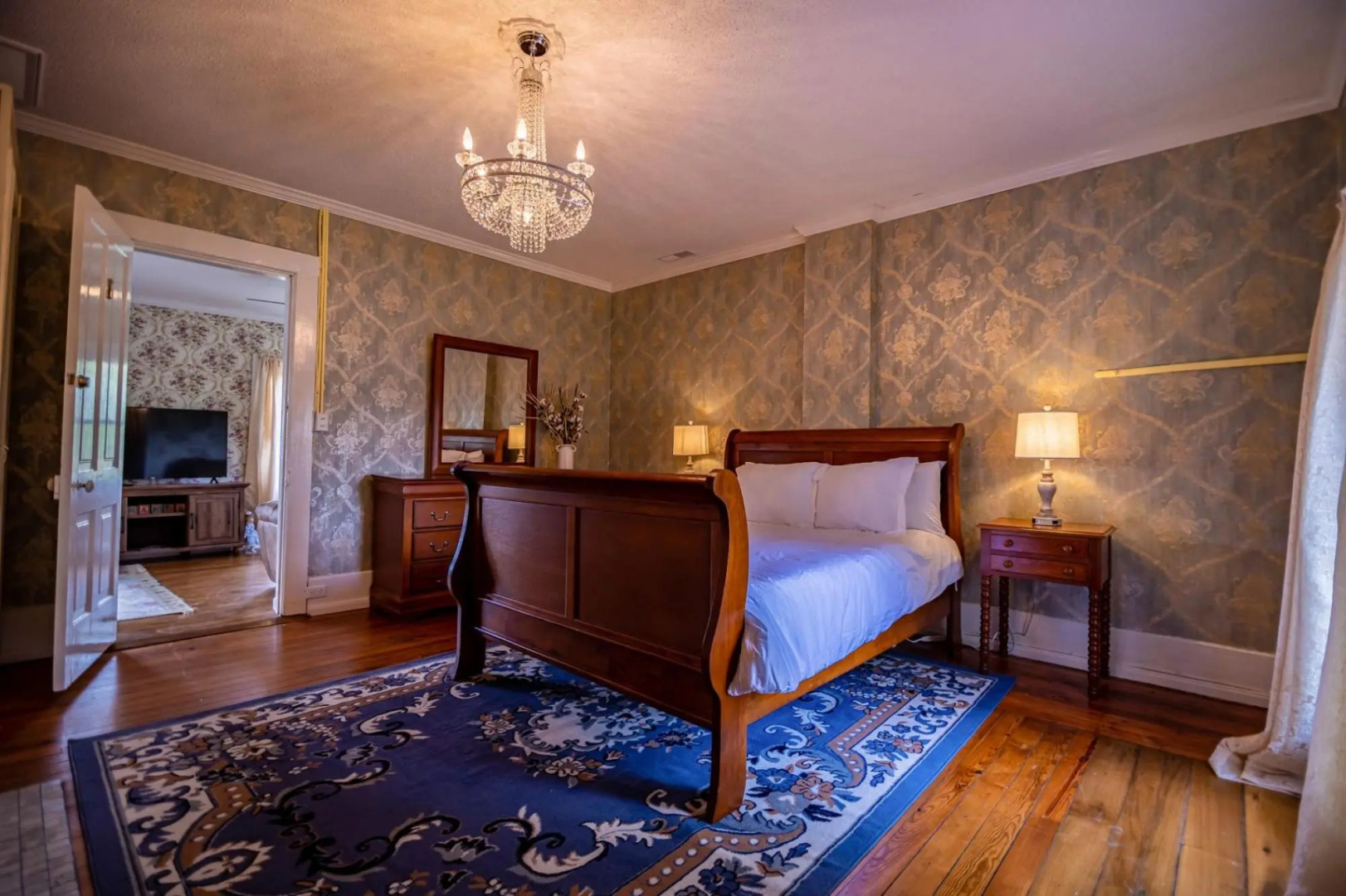 The Manor 1885 Altamont