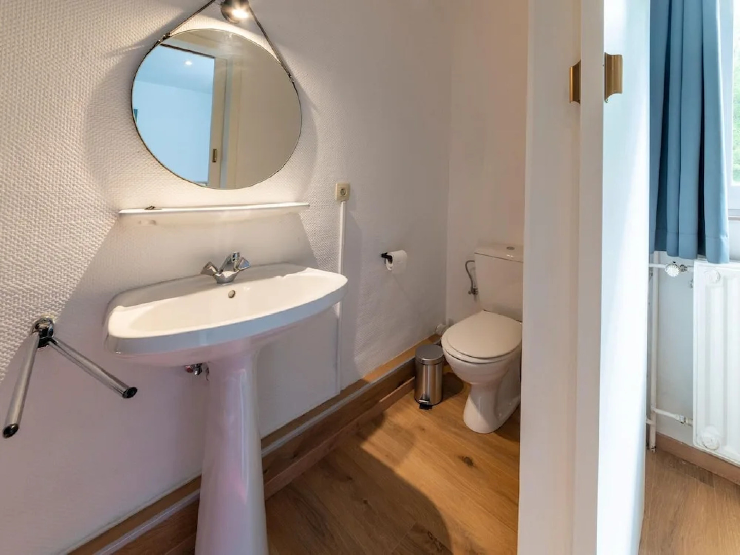 Mansion With Pool & Bar