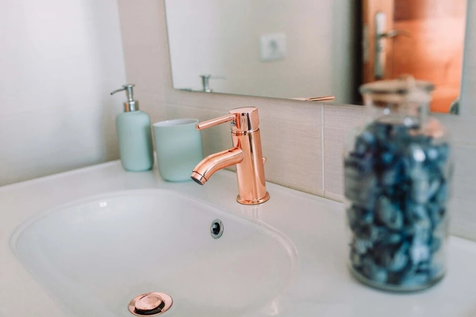 Modern & Chic Loft Apt. *Terrace *BBQ *Parking