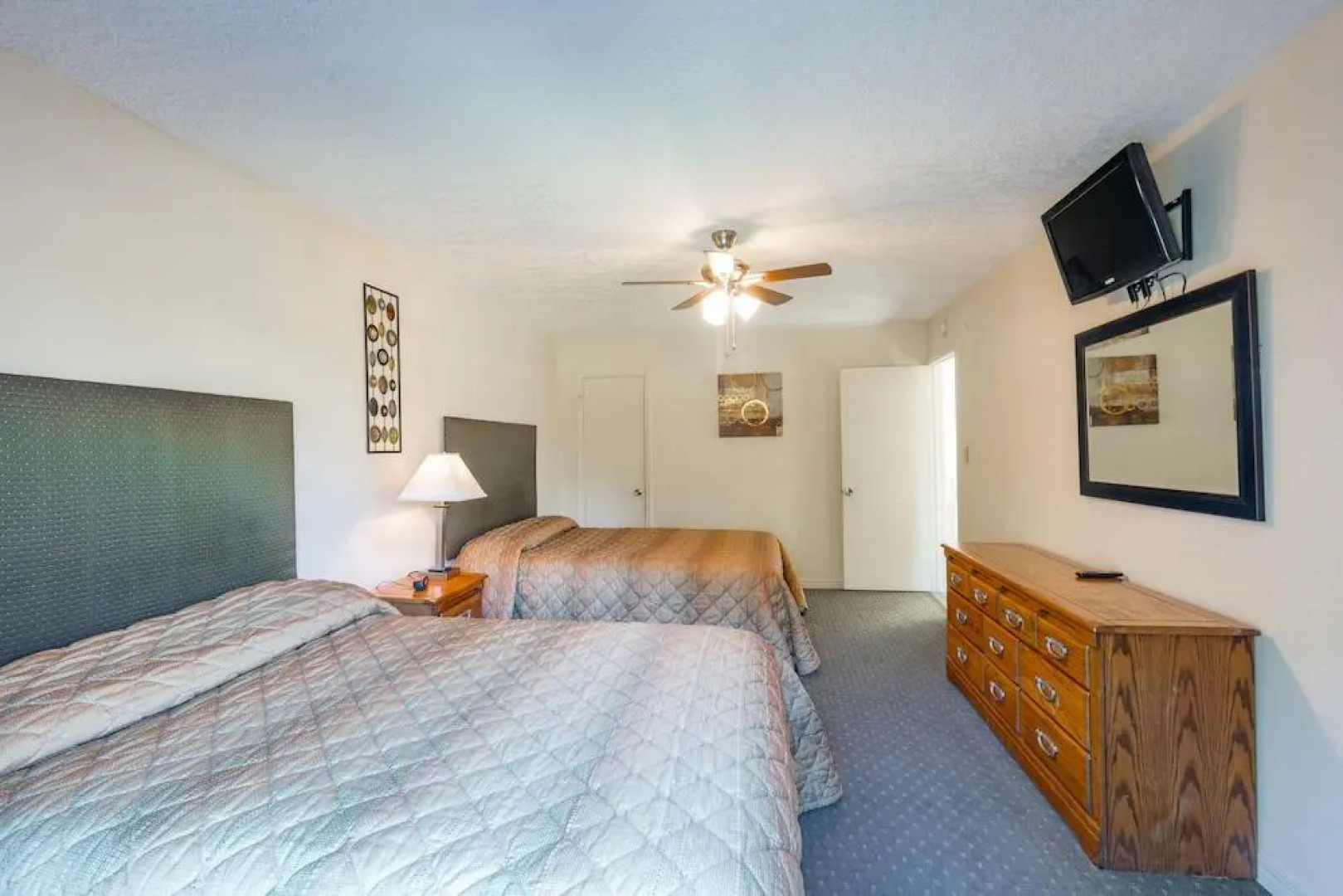 Crown Resorts at Hickory Hills