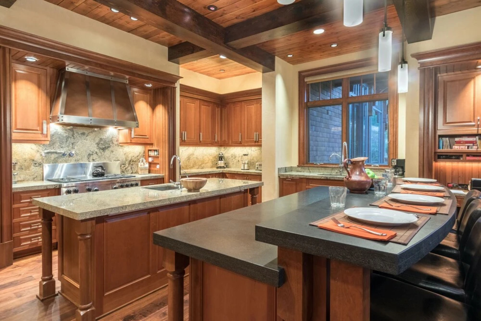 Hood Park Manor - 9 Br Home