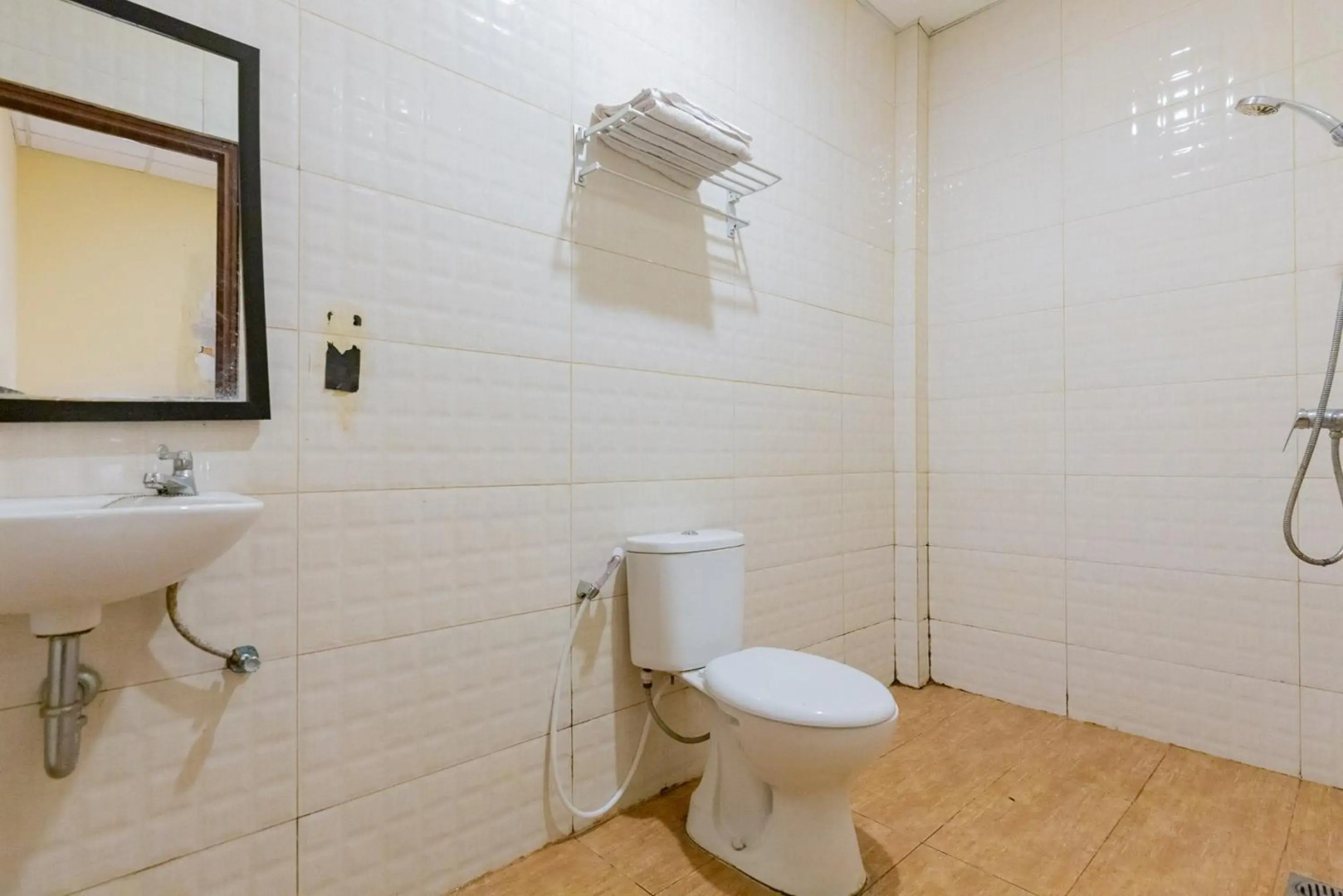 OYO 1552 Iodium Residence