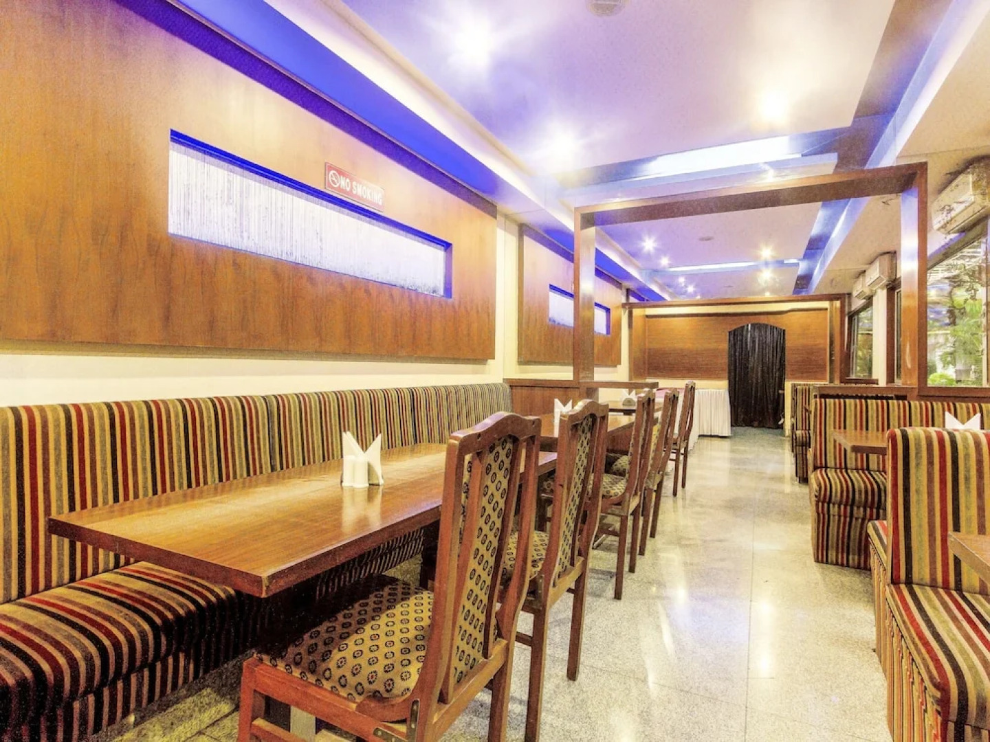 FabHotel Lakme Executive FC Road