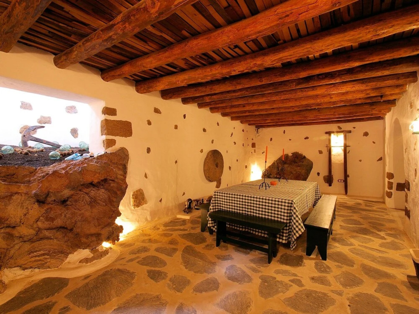 Comfortable Villa in Haría With Swimming Pool