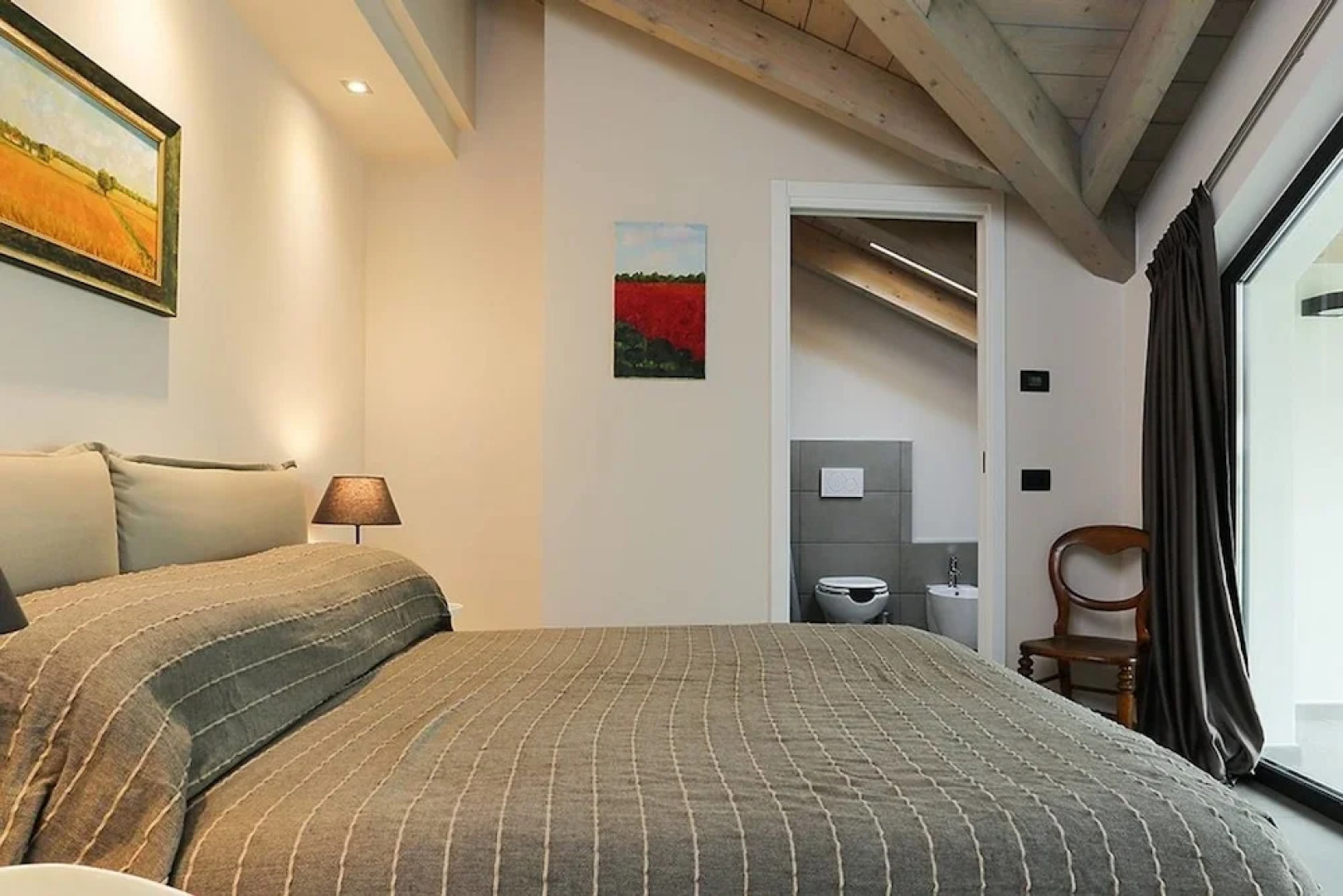 Stunning Family Friendly Italian Lakes 3 bed Villa With Pool, Wifi, Bbq, Lake Views