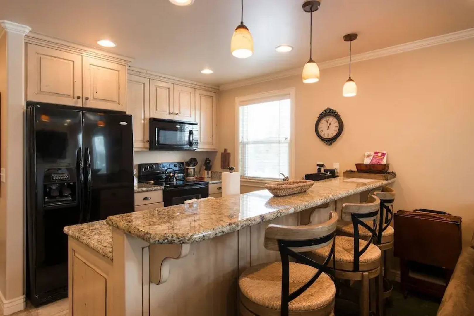 Three Kings Condo Near the Lifts by RedAwning