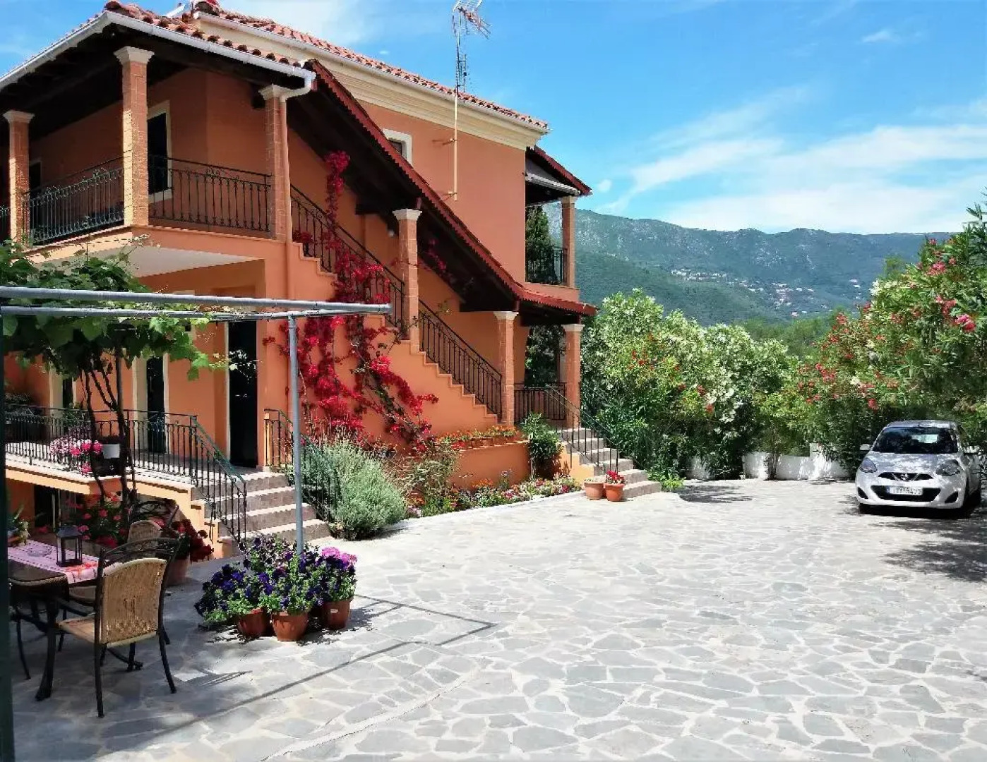 Ziogas Luxury Apartment's