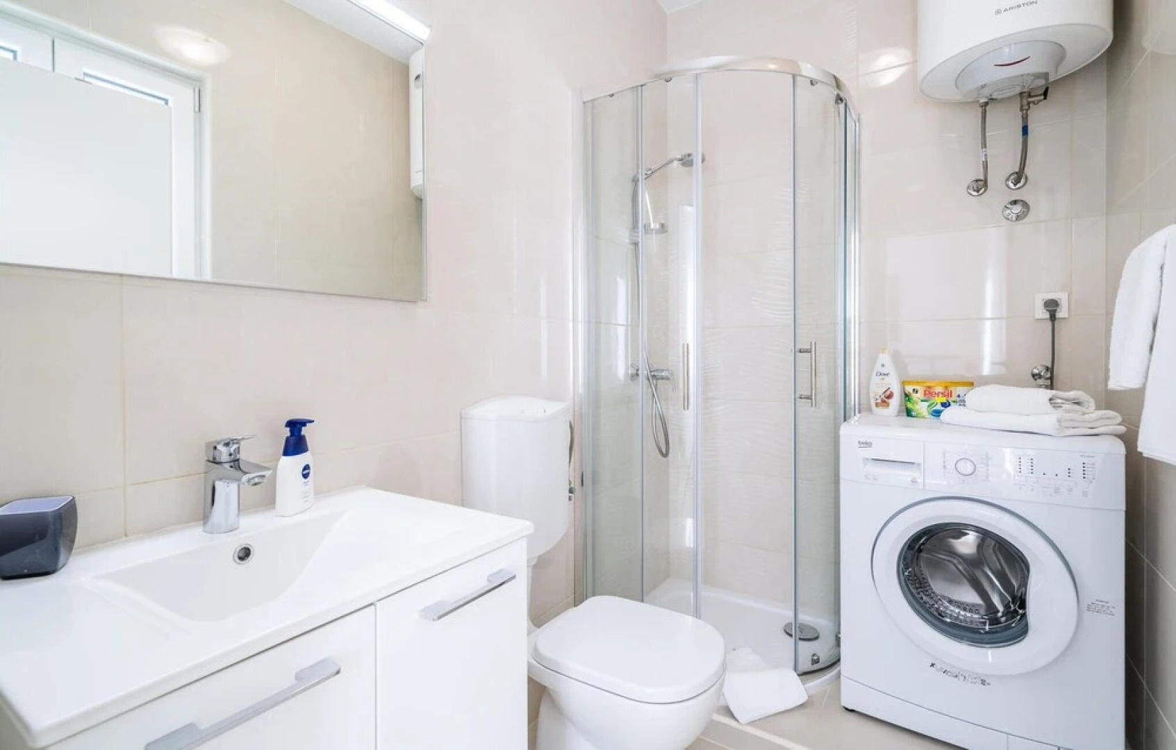 Stunning Home in Sipanska Luka With 6 Bedrooms, Wifi and Outdoor Swimming Pool