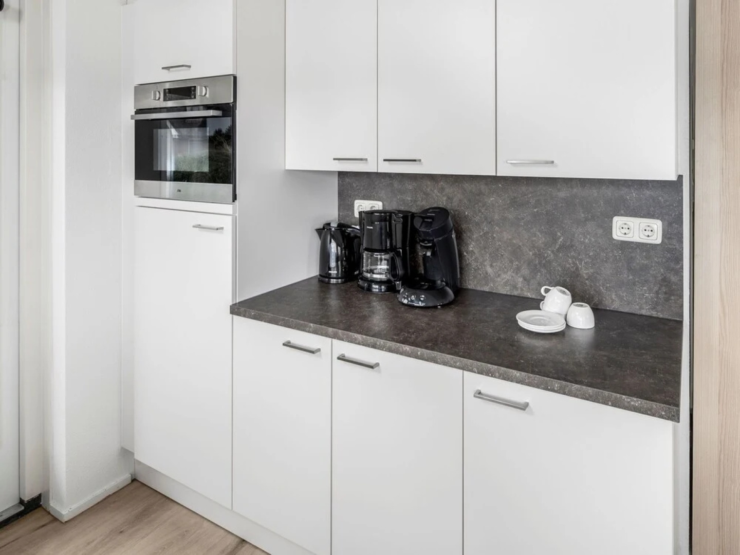 Thatched, Restyled Villa Located in Julianadorp near Sea